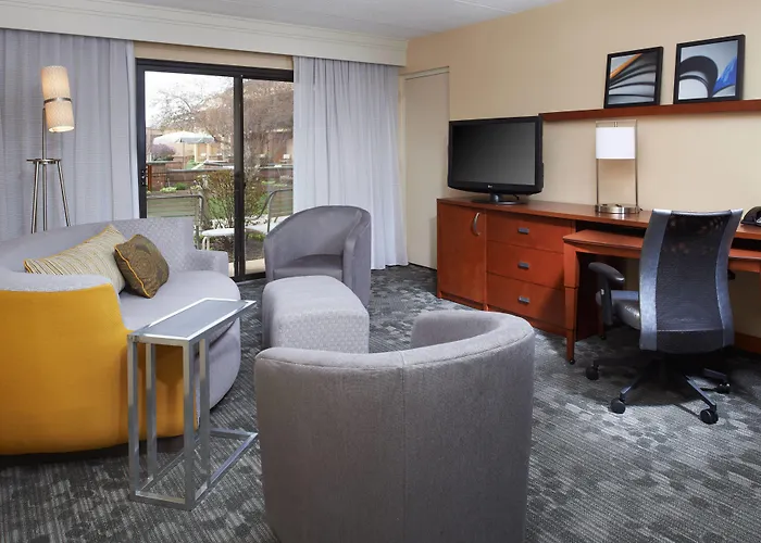 Courtyard By Marriott Hotel 3*