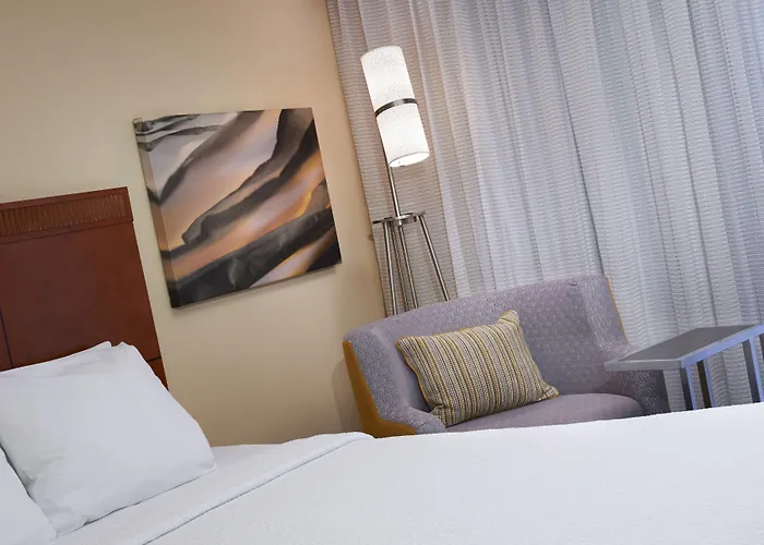 Courtyard By Marriott Rockford