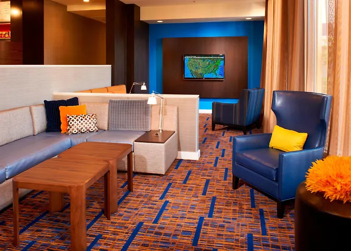 Courtyard By Marriott Hotel