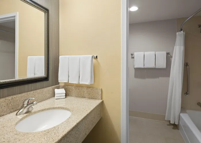 Hotel Courtyard By Marriott 3*