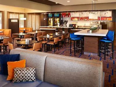 Courtyard By Marriott Rockford