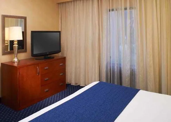 Hotel Courtyard By Marriott