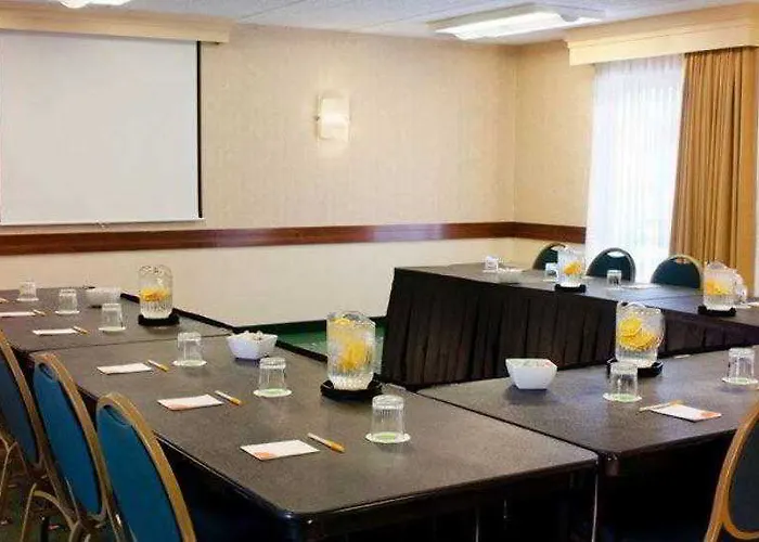 Courtyard By Marriott 3*