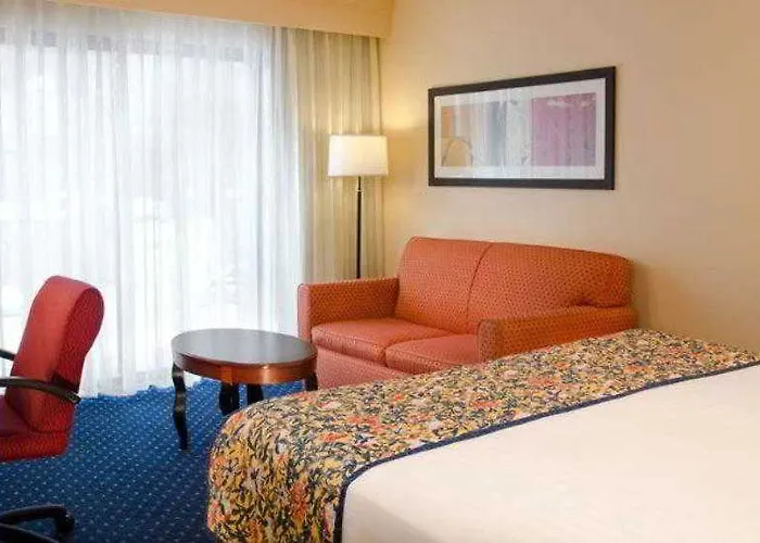 Courtyard By Marriott Hotel